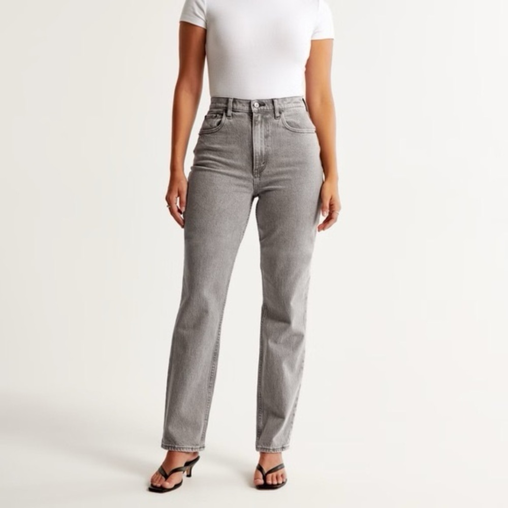 ABERCROMBIE & FITCH Ultra High Rise 90’s Gray Straight Leg Jeans